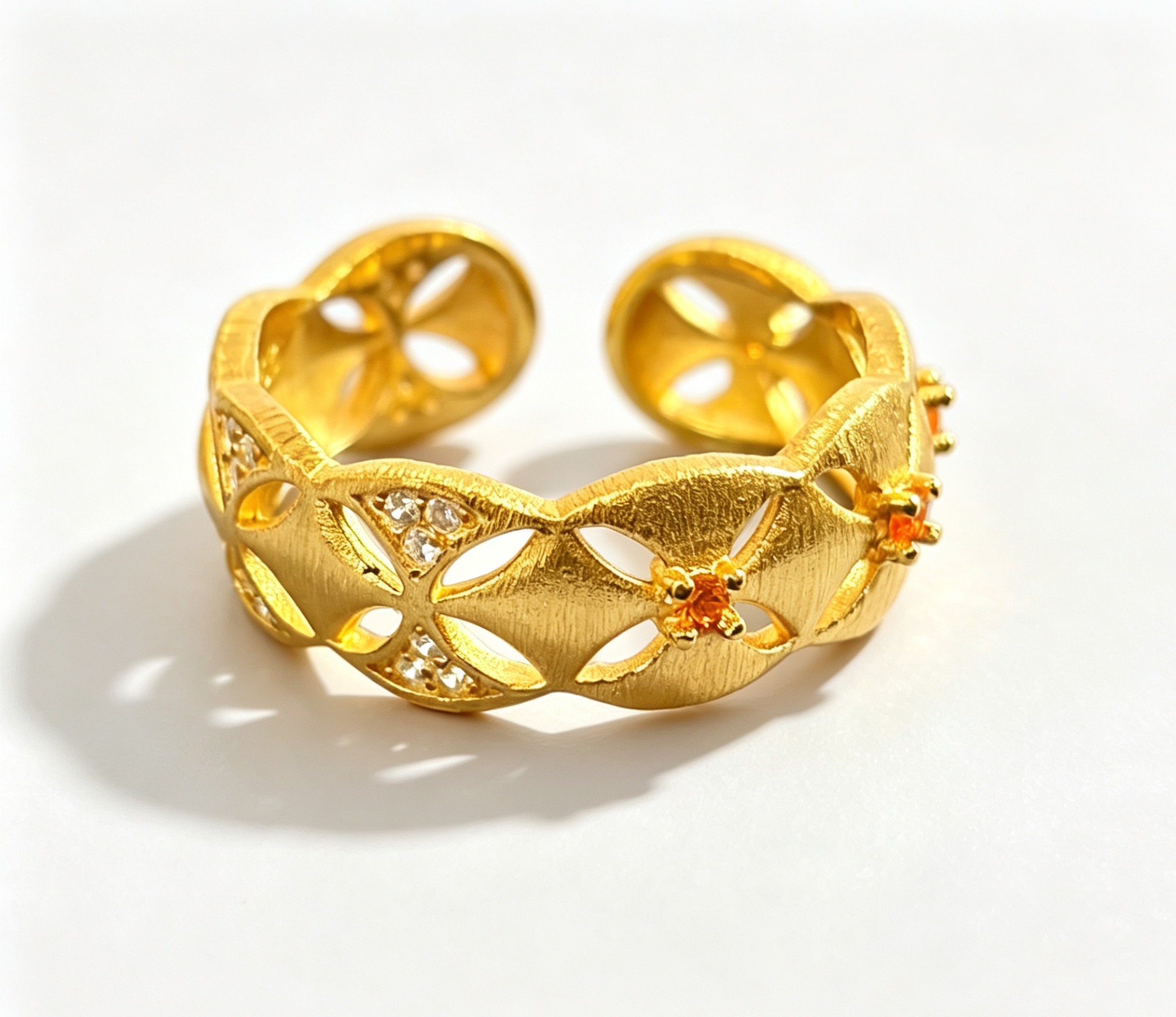 微信图片_20260612231237_462_148 Silver gold-plated hollow-out ring with moissanite inlay